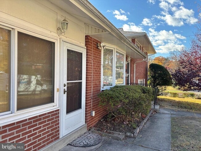 Building Photo - 2712 Finch St