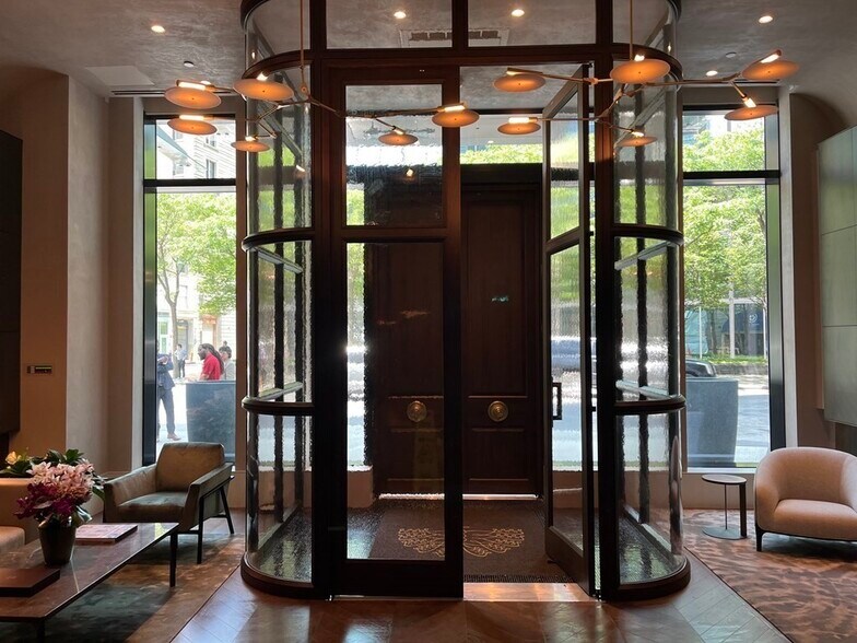 Building Photo - 436 Stuart St