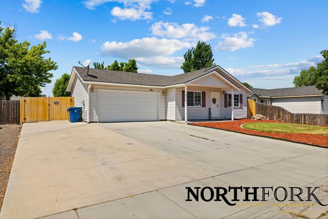 Building Photo - Quaint Nampa Home with RV/Boat Parking