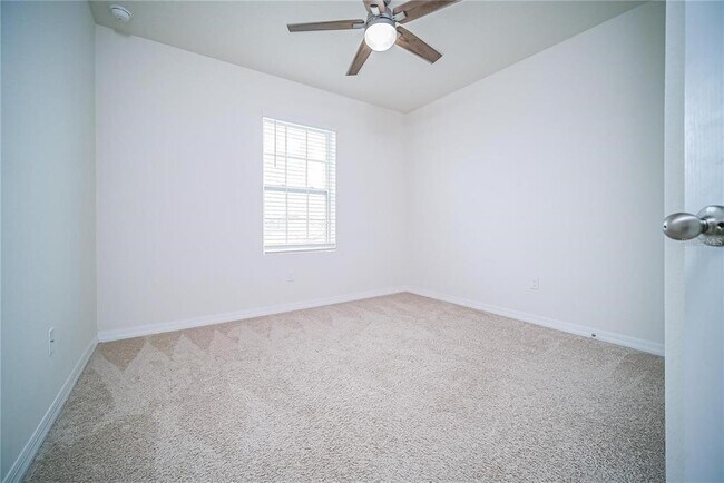Building Photo - 9039 Alba Ln