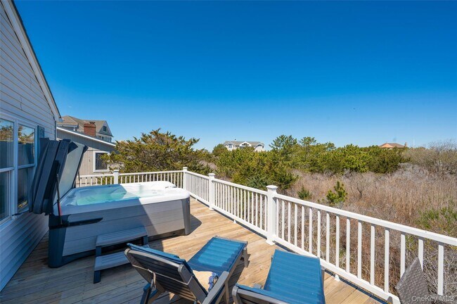 Building Photo - 898 Dune Rd