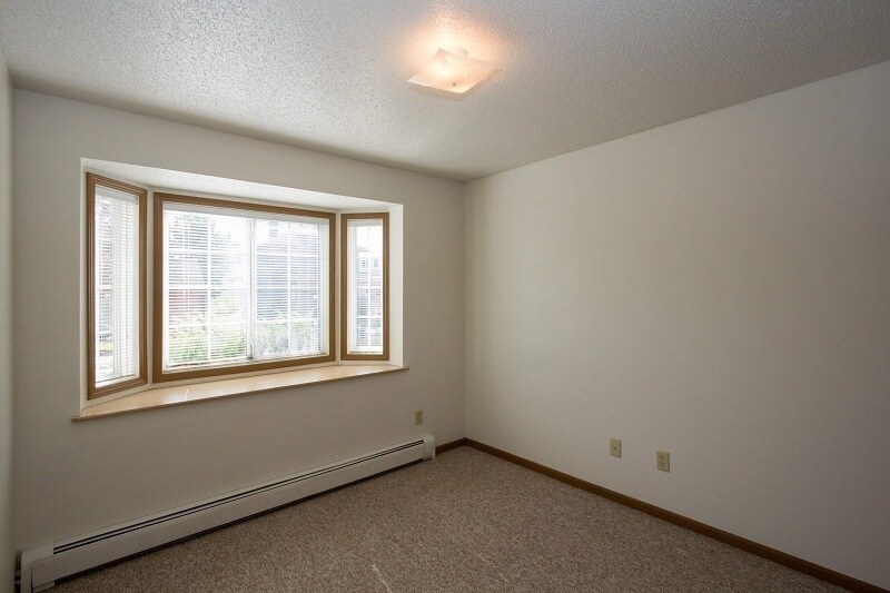 Building Photo - 413 N Dubuque St