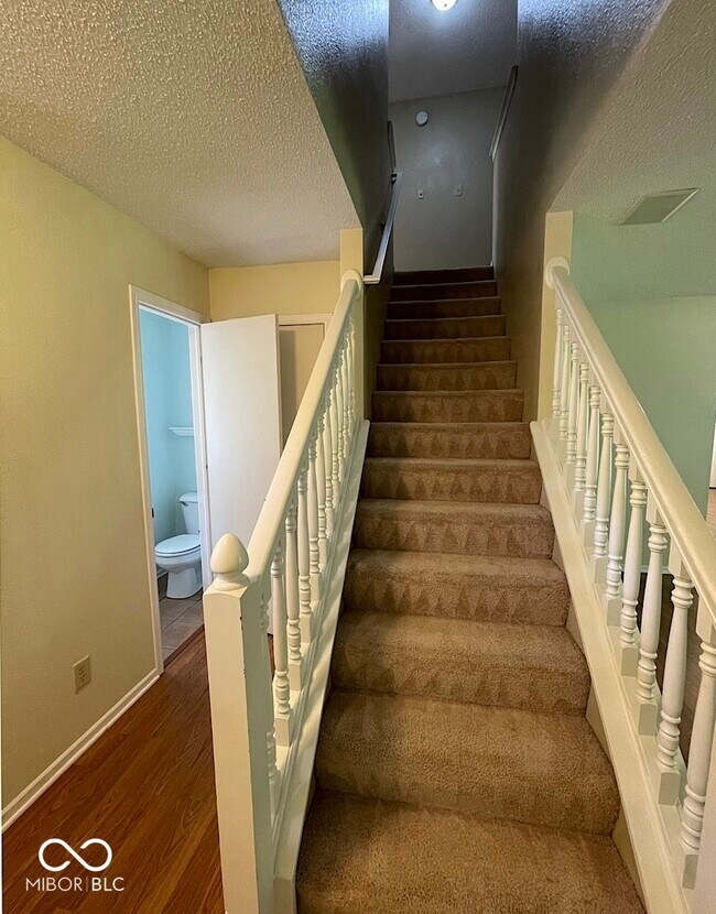 Building Photo - 6909 Earlswood Dr