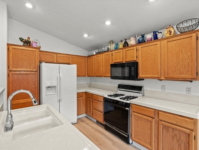 Building Photo - 6165 Greenbrook Dr