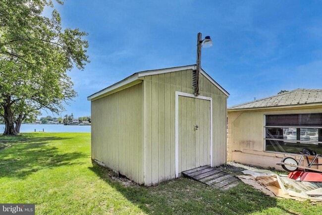 Building Photo - 8349 Bear Creek Dr