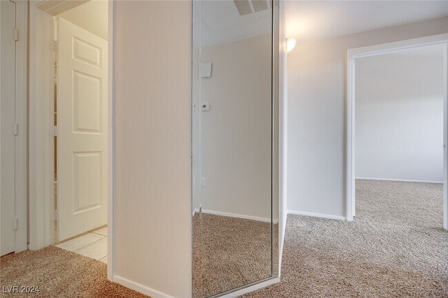 Building Photo - 75 N Valle Verde Dr