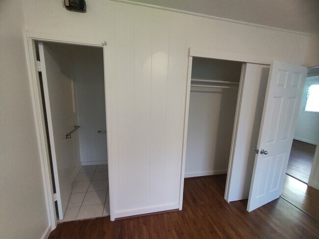 Building Photo - 2002 Mahaoo Pl