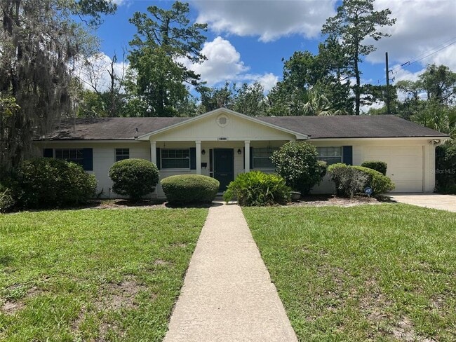 Primary Photo - 703 NE 5th Pl