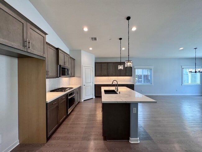 Building Photo - Stunning 2021 built 4 bedroom home for LEA...