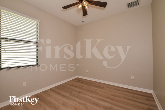 Building Photo - 11327 Sweetgrass Dr