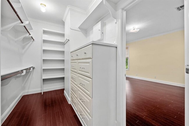 Building Photo - 4513 Avenue F