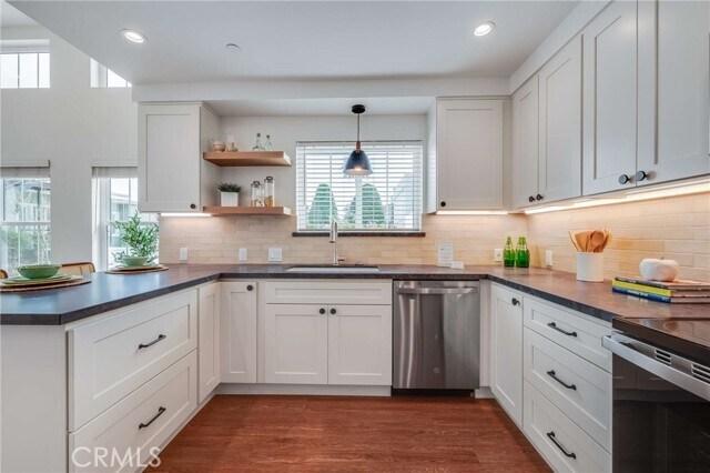 Building Photo - 127 E Foothill Blvd