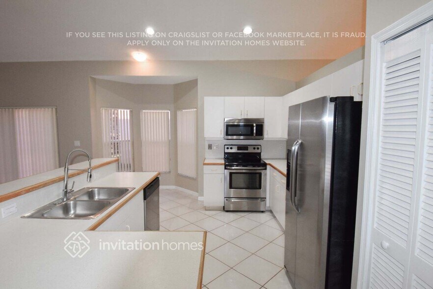 Building Photo - 15290 SW 51st St