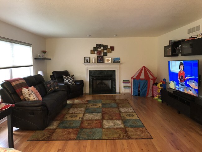 Building Photo - 4993 S Ridgeside Cir