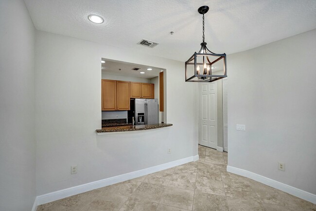 Building Photo - 1252 Piazza Antinori