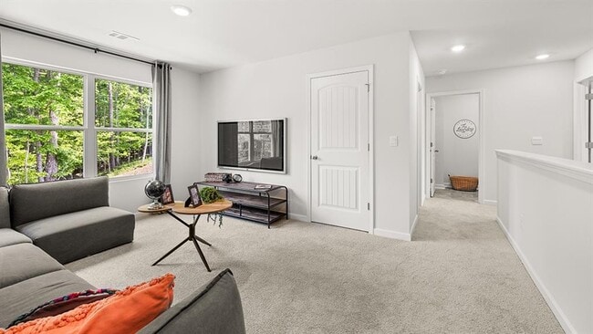 Building Photo - 125 Landsdowne Way SE