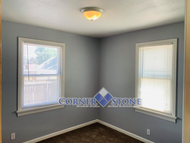 Building Photo - Charming Home with Large Detached Garage!