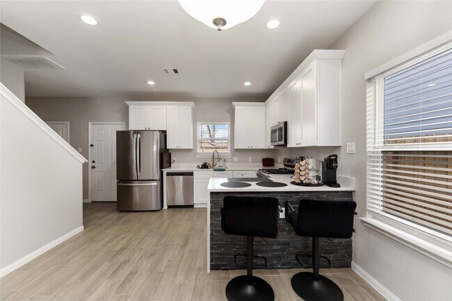 Building Photo - 9711 Beckley St