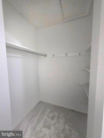 Building Photo - 9771 Hilspach St