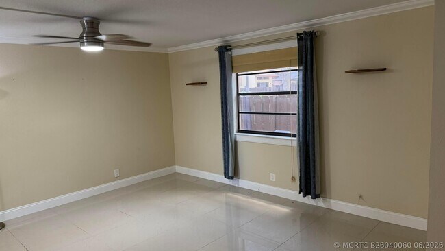 Building Photo - 1114 NW 79th Dr