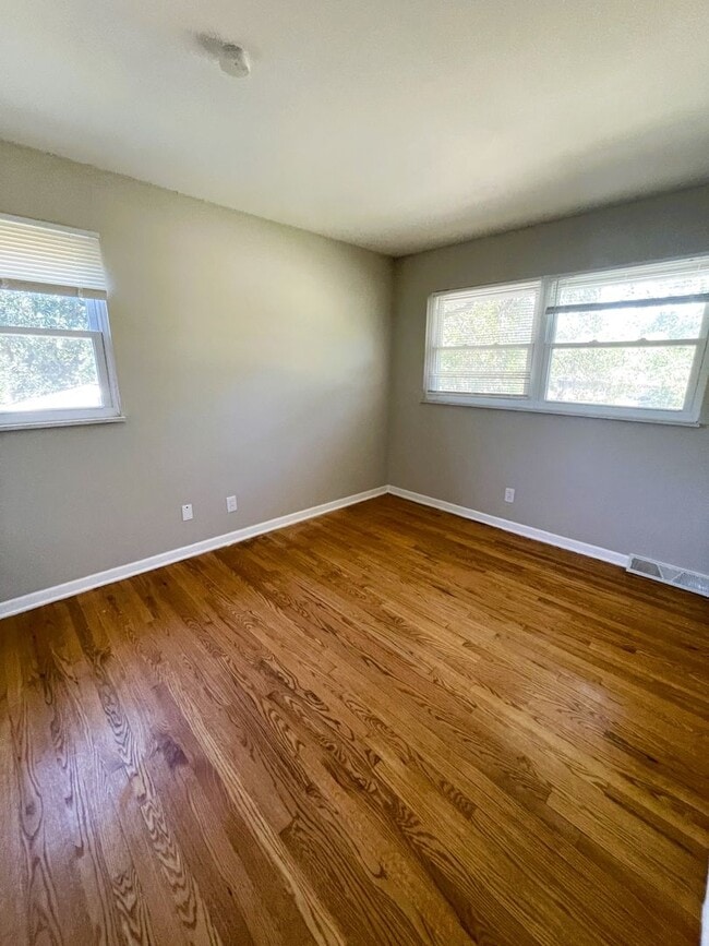 Building Photo - SINGLE FAMILY LOCATED IN MANCHESTER, off 1...