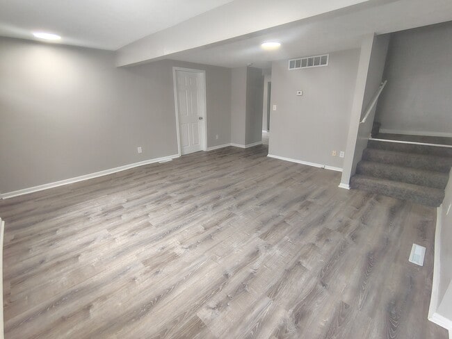 Building Photo - 804 Irving Ave