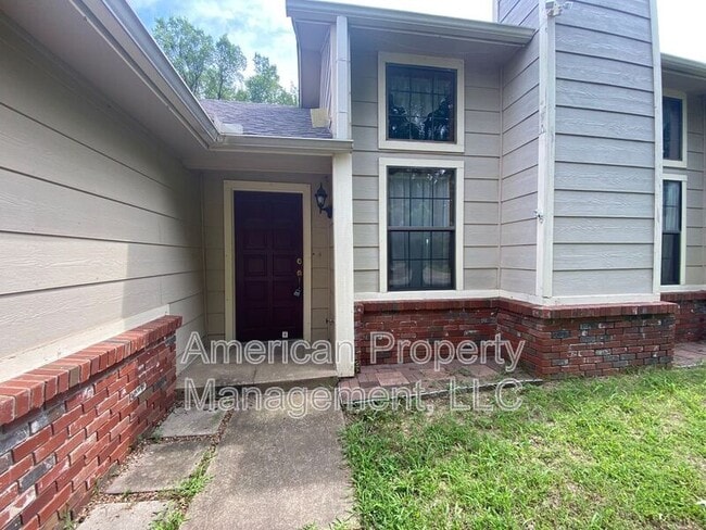 Building Photo - 712 West 119th Pl S