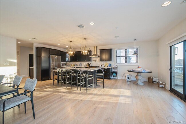 Building Photo - 400 Shore Rd