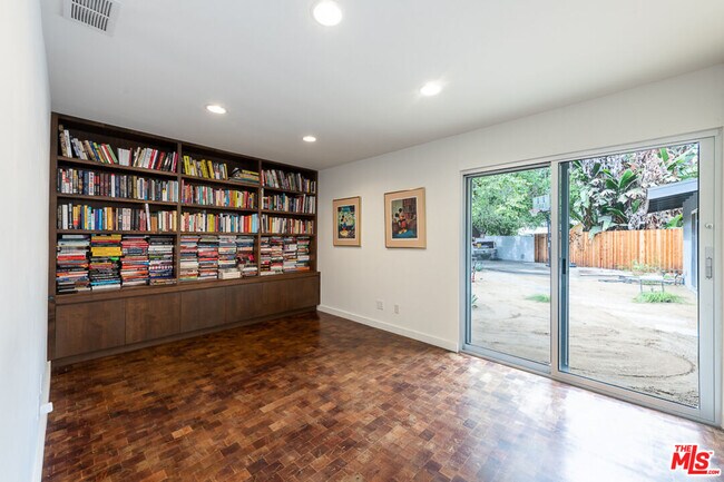 Building Photo - 12931 Valleyheart Dr