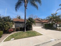 Building Photo - Spacious 4 Bedroom 2 Bath in Desirable Oceanside!