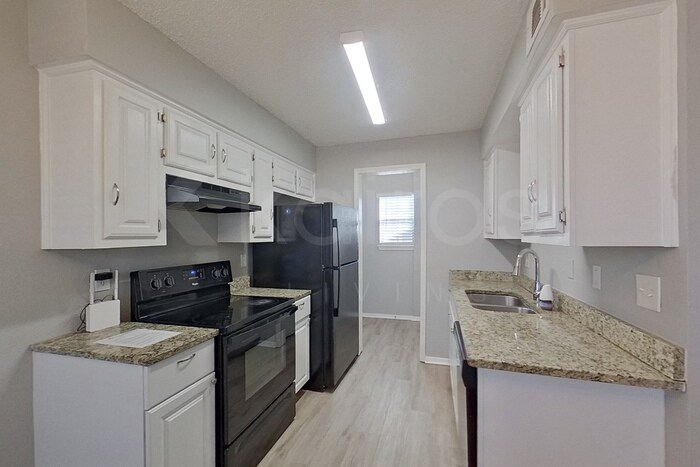 Building Photo - 2108 Woodnote Ln