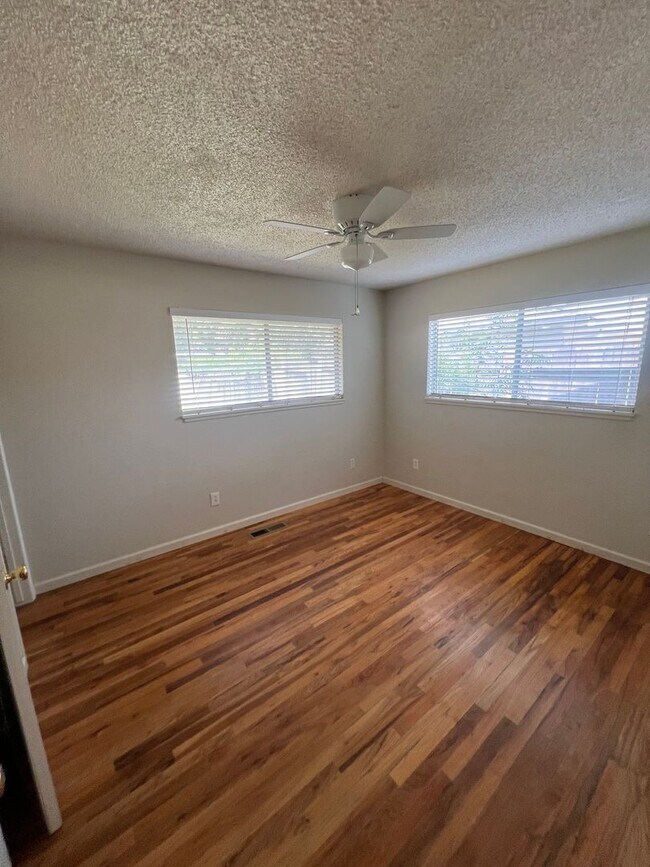 Building Photo - Durham 3 bedroom 2 bath Home, MOVE IN SPEC...