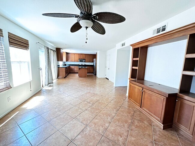 Building Photo - 4 bedroom home. New Carpet!