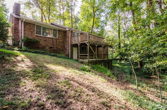 Building Photo - 6670 Castleton Dr NW