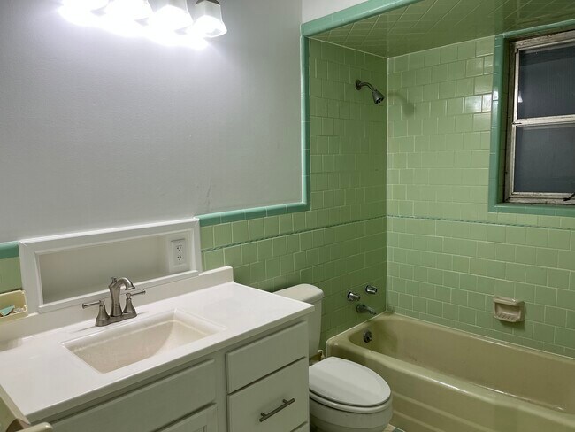 Building Photo - 2750 Gill Rd