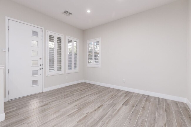 Building Photo - Luxury Summerlin/Affinity townhome