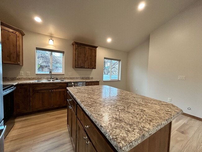 Building Photo - Brand New, Energy Efficient, 2 Bed, 1 Bath Home in Hamilton