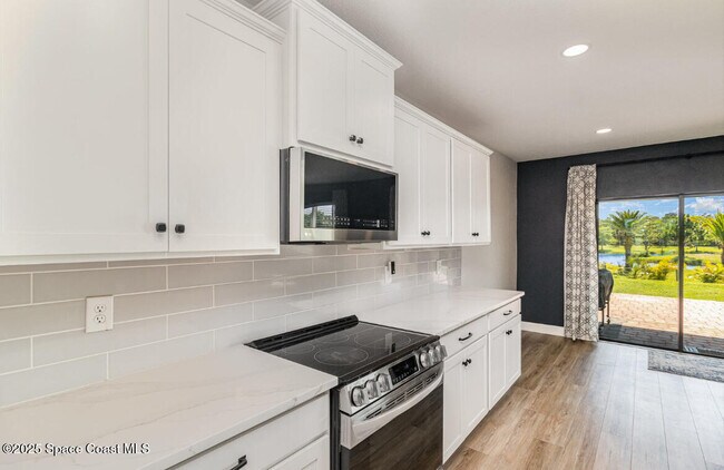 Building Photo - 7389 Tourmaline Dr