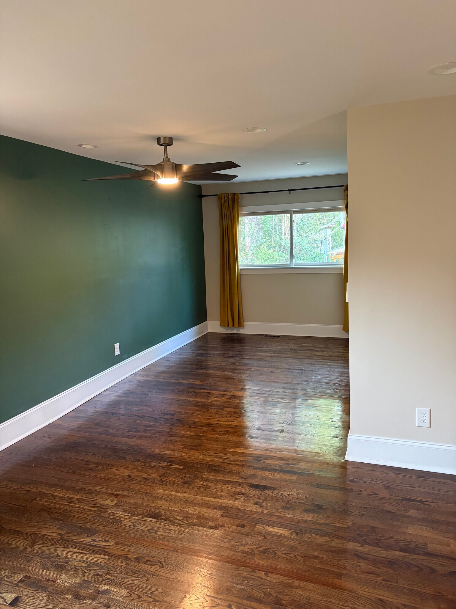 Building Photo - 1357 Lochland Rd SE