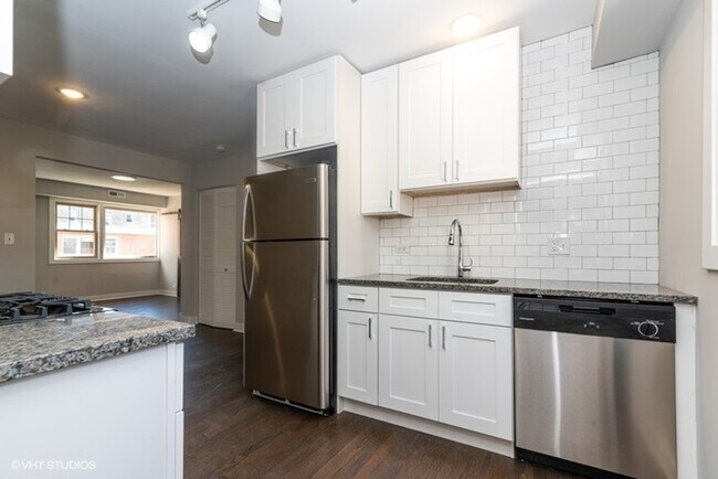 Building Photo - 6515 N Seeley Ave