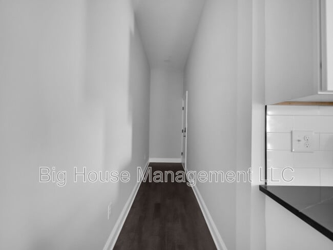Building Photo - 707 Druid Park Lake Dr