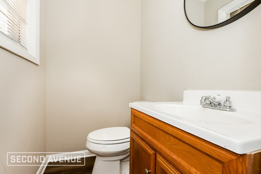 Building Photo - 2053 Chestnut Log Dr