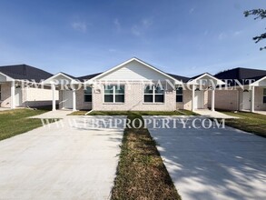 Building Photo - 114 E Camden St - Brand New 2 Bedroom, 2 Bathroom Duplex Located in Rice, TX!