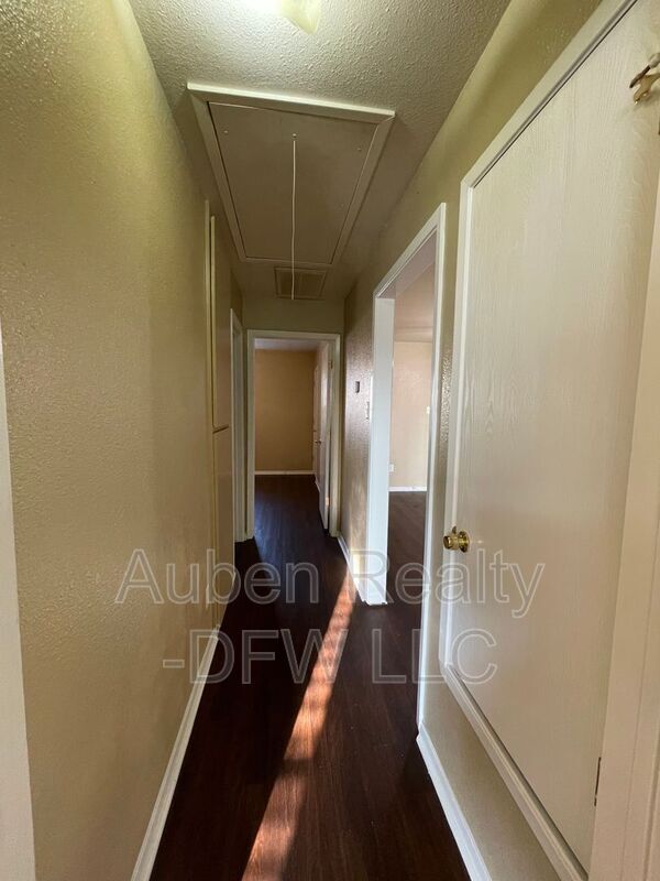 Building Photo - 121 Cambridge Dr