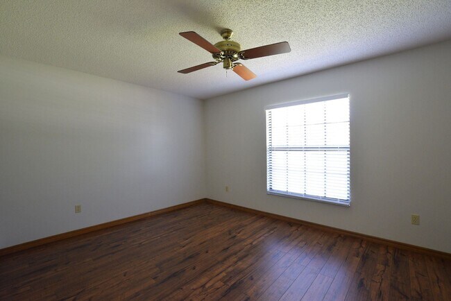 Building Photo - 3 br, 2 bath House - 236 Secret Way