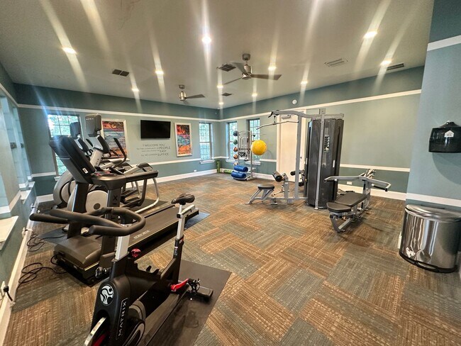 Building Photo - 3 BR 2.5 BA   TOWNHOME  - Bayberry Subdivi...