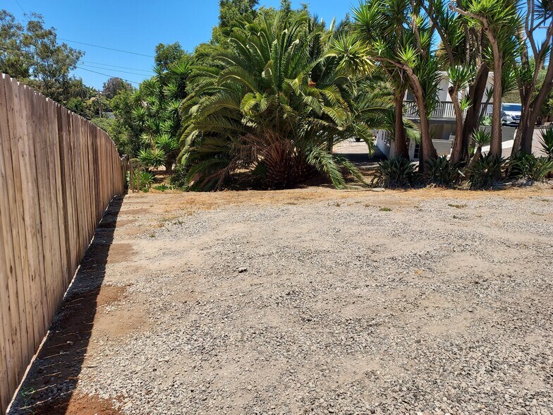 Building Photo - 603 Sunset Dr