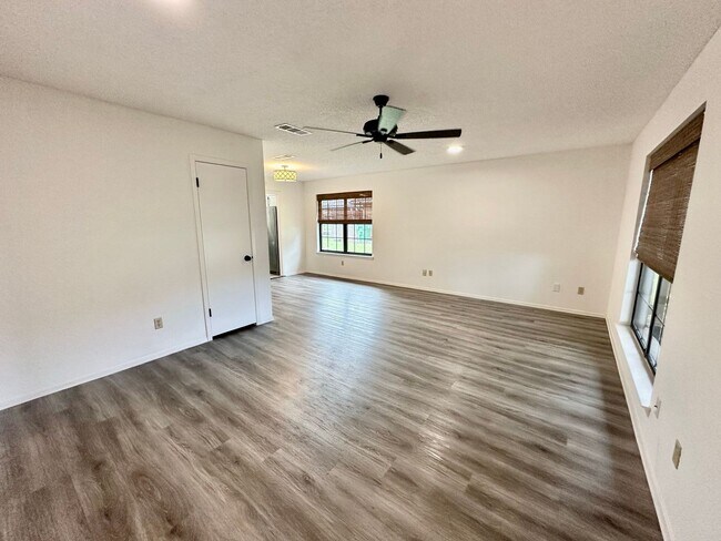 Building Photo - 225-227 Kettler