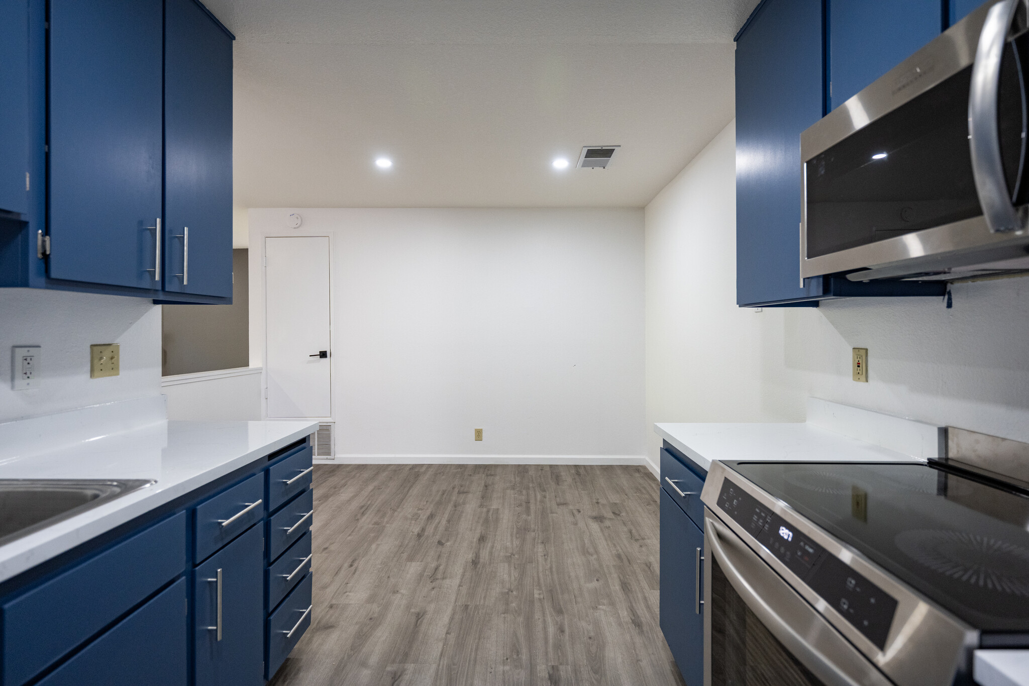 Building Photo - 1577 London Cir