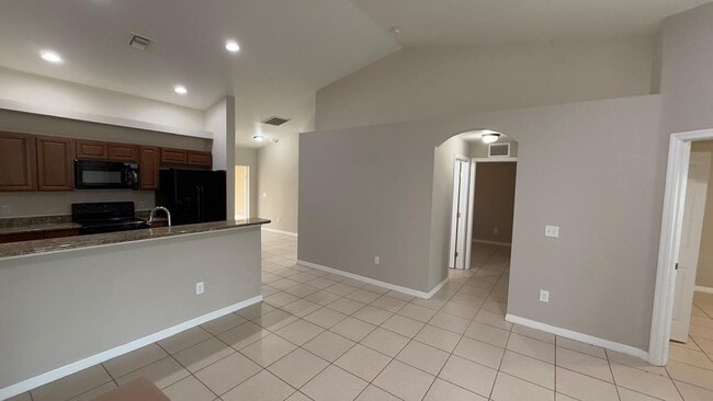 Building Photo - 1619-1621 SW 33rd St- Duplex